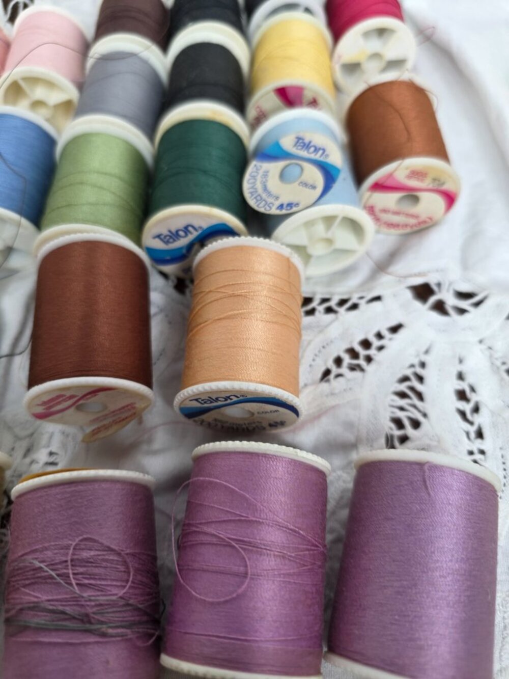 Lot of 40 Talon Thread Multi Color 3 New 37 Used Styrofoam Plastic Spools Vint - Picture 12 of 14